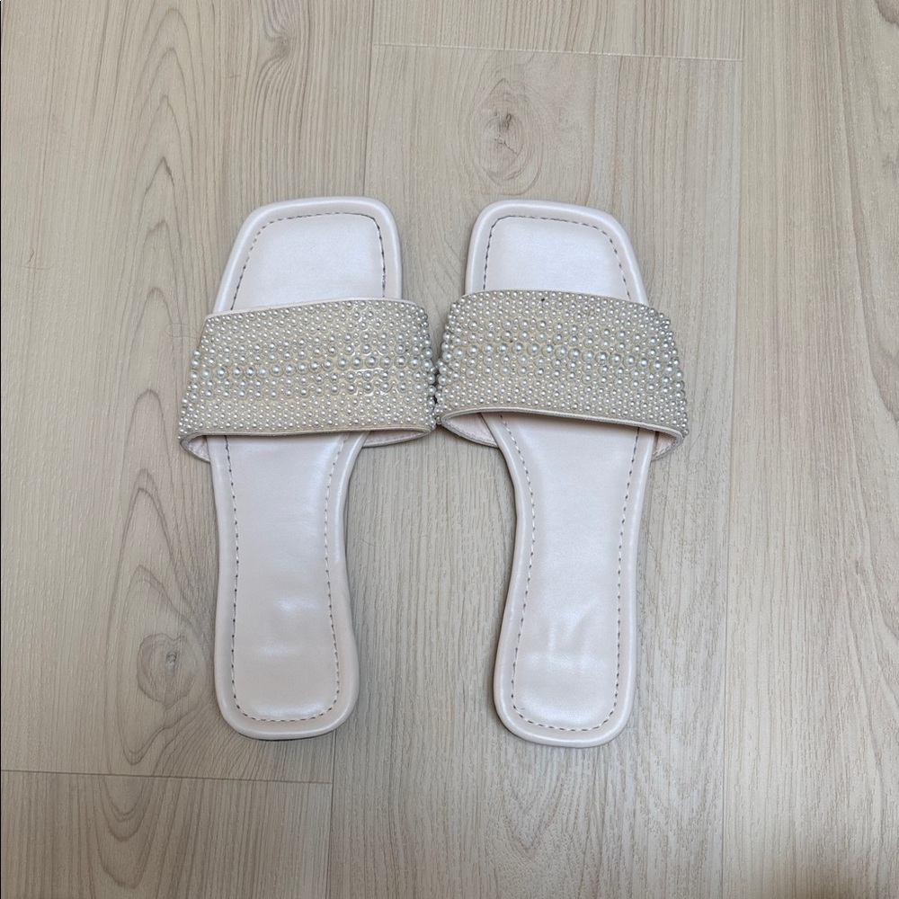 Beaded Pearl Cream Sandals - Beach Bachelorette